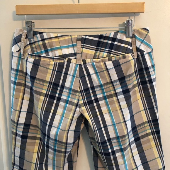 🍁3/$25🍁Plaid Bermuda Shorts - Picture 5 of 5